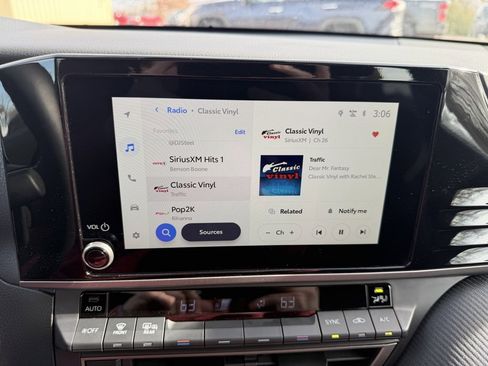 Certified 2025 Toyota Camry SE image 20