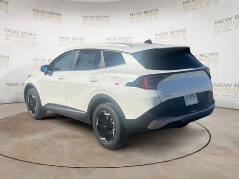 New 2026 Kia Sportage EX AWD/4WD image 3