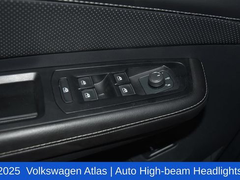 Used 2025 Volkswagen Atlas SEL AWD/4WD image 22
