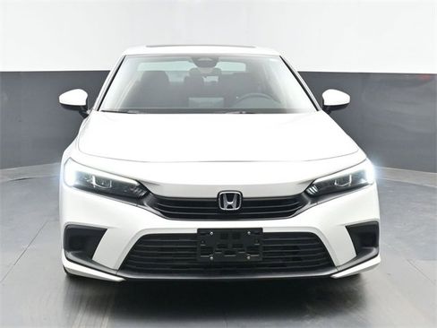 Used 2023 Honda Civic EX image 3