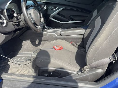 Used 2020 Chevrolet Camaro LT RWD image 7