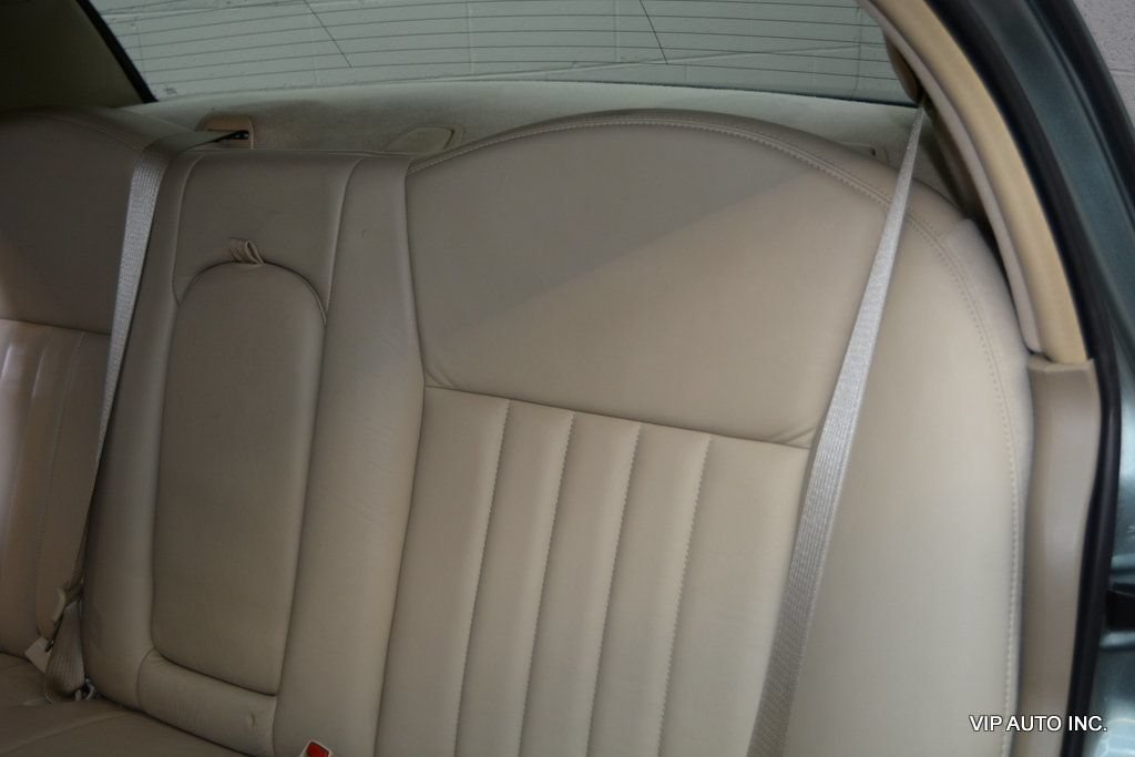 Used 2006 Lincoln Town Car Signature RWD image 23