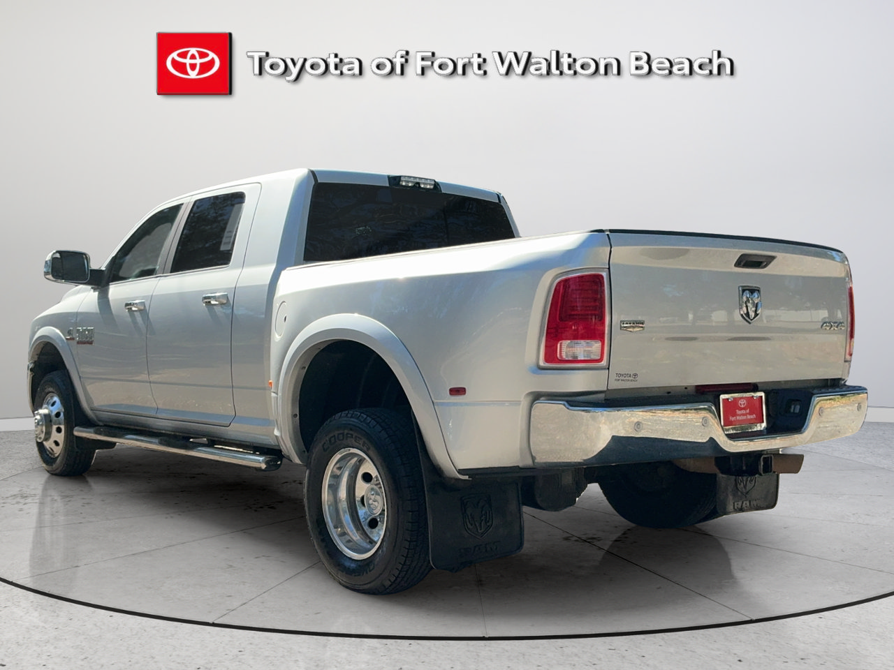 Used 2017 RAM 3500 Laramie w/ Convenience Group AWD/4WD image 2