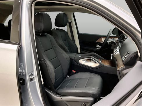 Used 2026 Mercedes-Benz GLE 450e 4MATIC image 9