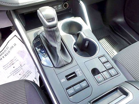 Certified 2025 Toyota Highlander LE AWD/4WD image 18