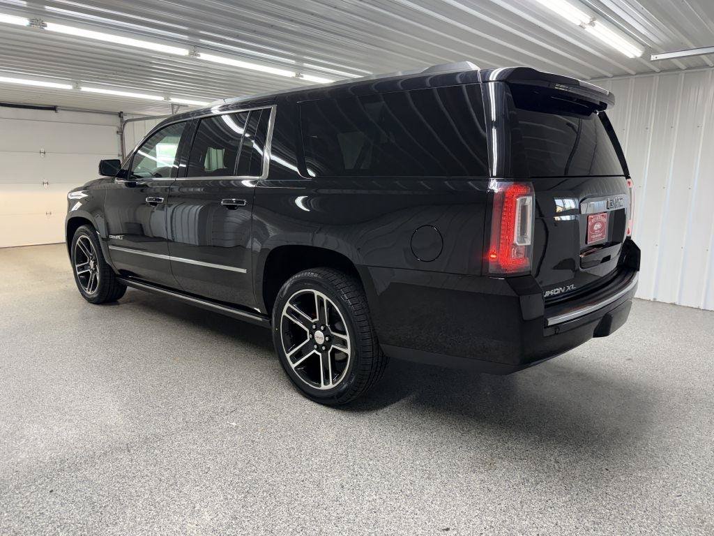 Used 2015 GMC Yukon XL Denali w/ Touring Package AWD/4WD image 4