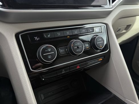 Used 2023 Volkswagen Atlas SE image 19