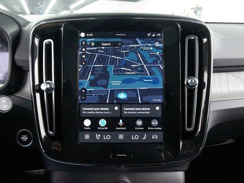 Certified 2026 Volvo XC40 B5 Plus AWD/4WD image 14