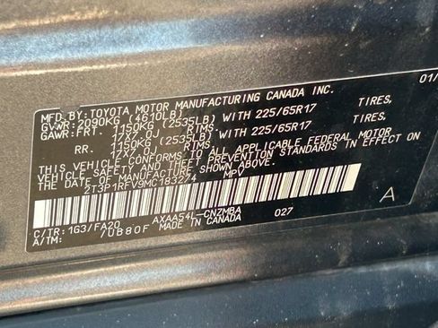 Used 2021 Toyota RAV4 XLE AWD/4WD image 36