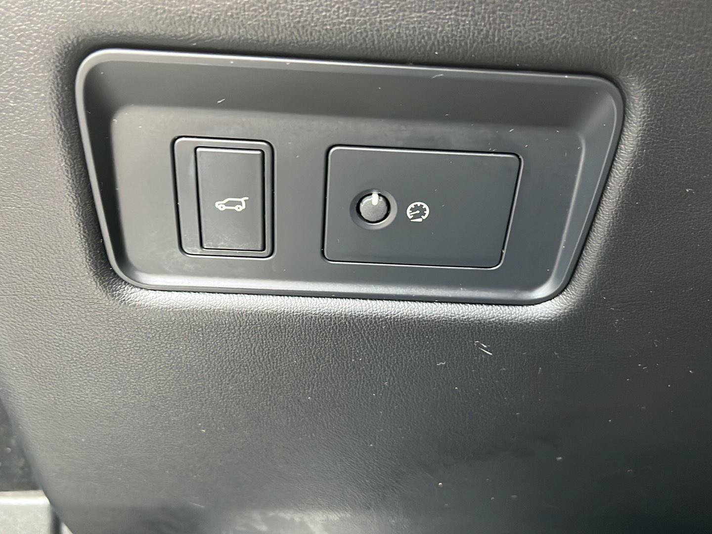 Used 2019 Land Rover Range Rover Sport HSE AWD/4WD image 18