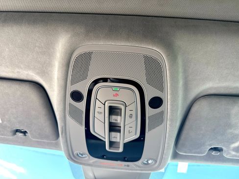 Used 2019 Audi Q8 Prestige image 14