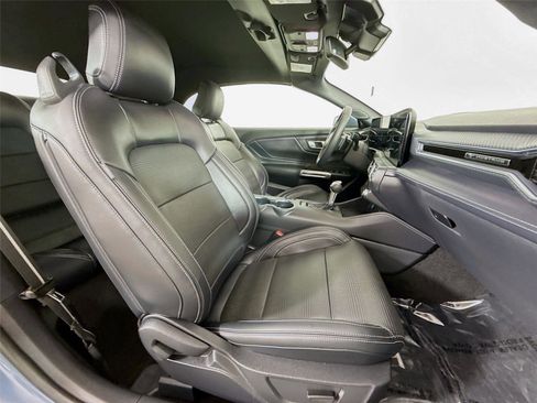 Used 2025 Ford Mustang GT Premium image 18