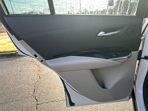 Used 2023 Cadillac XT4 Premium Luxury image 22