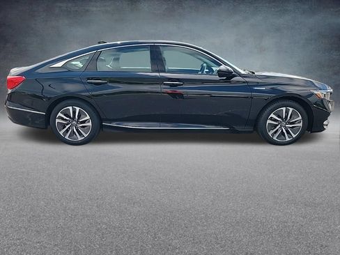 Used 2019 Honda Accord Touring image 4