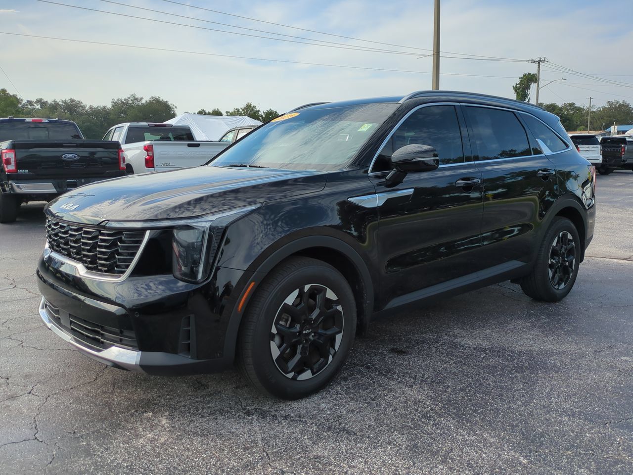 Used 2025 Kia Sorento S FWD image 8