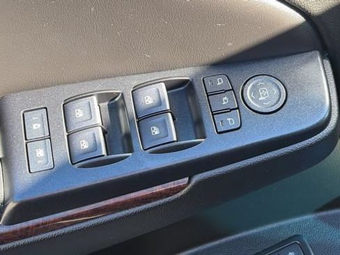 Used 2019 GMC Yukon SLT AWD/4WD image 18