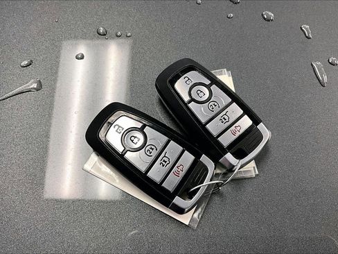 Certified 2022 Ford Explorer XLT w/ Equipment Group 202A image 9