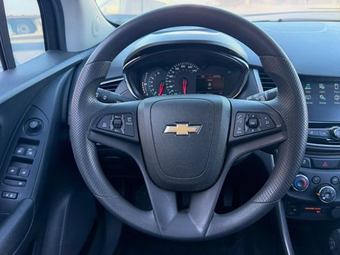 Used 2017 Chevrolet Trax LT FWD image 11