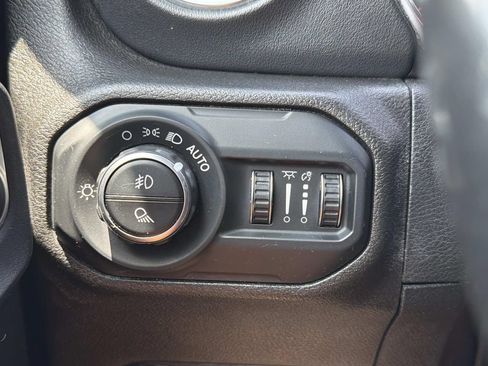Used 2021 Jeep Gladiator Overland w/ Popular Equipment Package AWD/4WD image 19