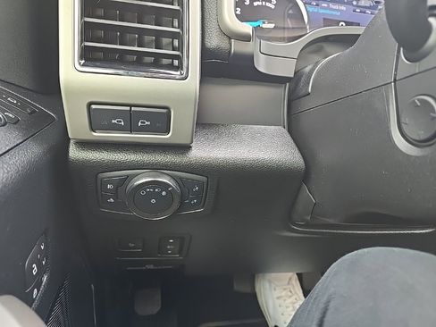 Used 2020 Ford F450 Lariat w/ Lariat Ultimate Package image 16