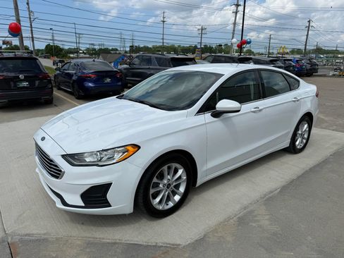 Used 2020 Ford Fusion SE FWD image 5
