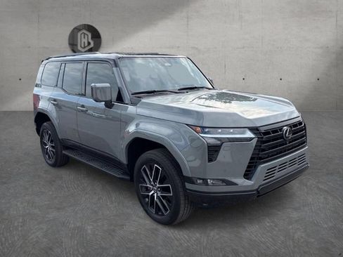 Used 2025 Lexus GX 550 w/ Cold Area Package AWD/4WD image 7
