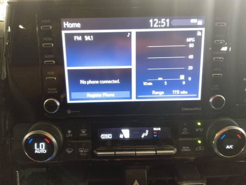 Used 2022 Toyota Highlander L FWD image 25