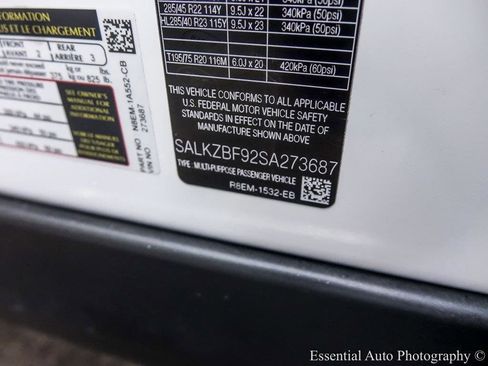 Used 2025 Land Rover Range Rover SV image 49