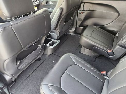 New 2026 Chrysler Pacifica Select w/ S Appearance Package image 21