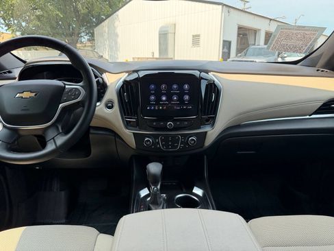 Used 2023 Chevrolet Traverse LT FWD image 18