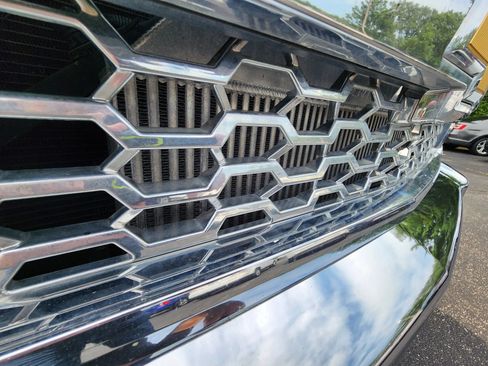 Used 2019 Chevrolet Silverado 2500 W/T AWD/4WD image 18