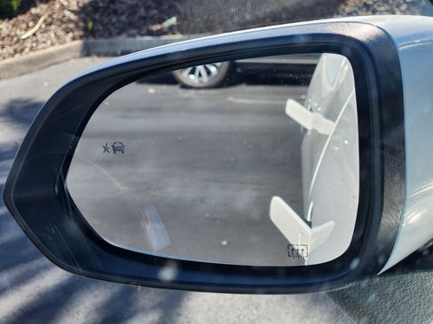 New 2026 Chevrolet Equinox EV LT image 13