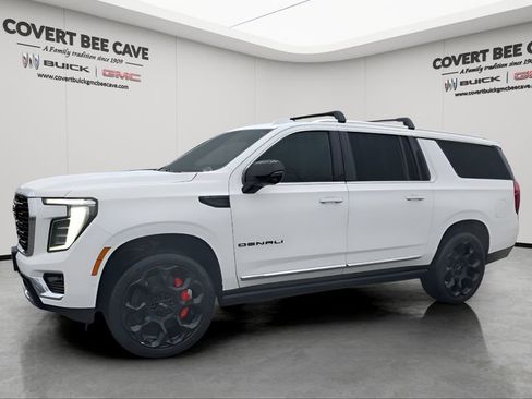 New 2026 GMC Yukon XL Denali w/ Denali Reserve Package image 4