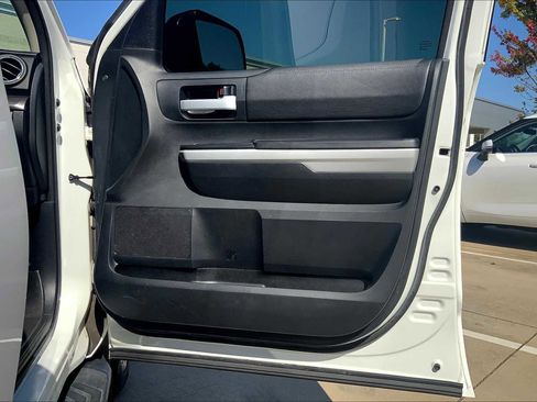 Used 2018 Toyota Tundra SR5 image 41