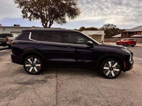 New 2026 Mitsubishi Outlander SEL FWD image 9