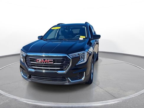 Used 2023 GMC Terrain SLE w/ Driver Convenience Package AWD/4WD image 3