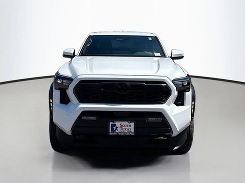 Used 2026 Toyota Tacoma TRD Off-Road AWD/4WD image 2