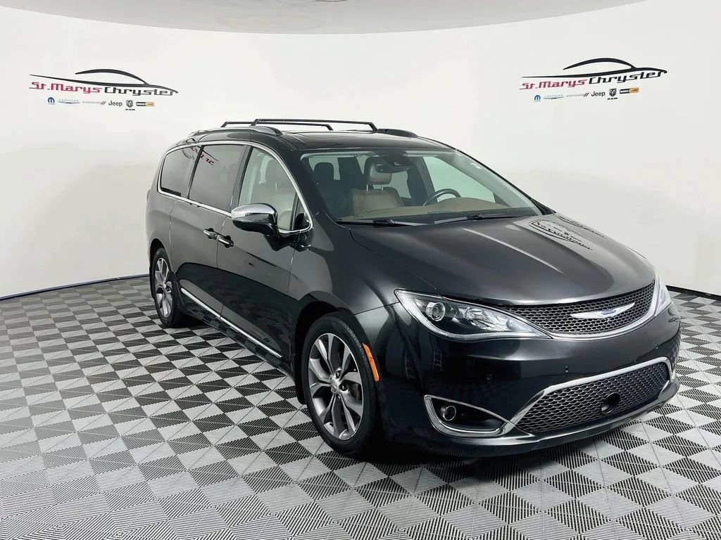 Used 2019 Chrysler Pacifica Limited w/ Tire & Wheel Group FWD image 1
