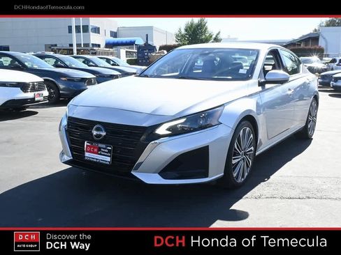 Used 2023 Nissan Altima 2.5 SL image 1