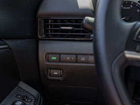 Used 2025 Nissan Sentra SV FWD image 31