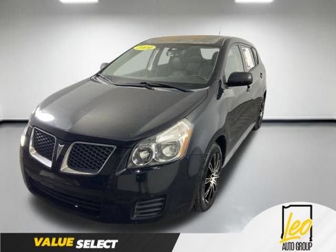 Used 2009 Pontiac Vibe w/ Preferred Package FWD image 1