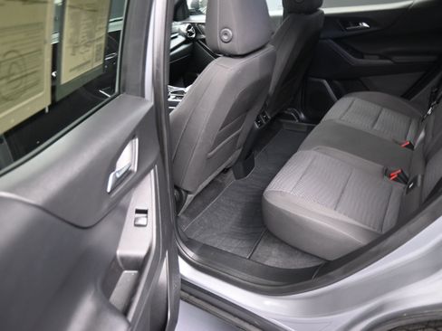 Used 2026 Chevrolet Equinox LT FWD image 17