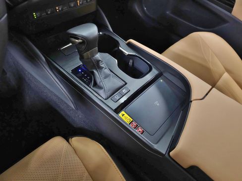 Certified 2025 Lexus ES 300h Ultra Luxury FWD image 38