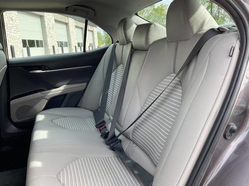 Used 2018 Toyota Camry SE w/ Moonroof Package FWD image 29
