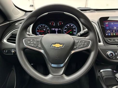 Used 2024 Chevrolet Malibu LT image 18