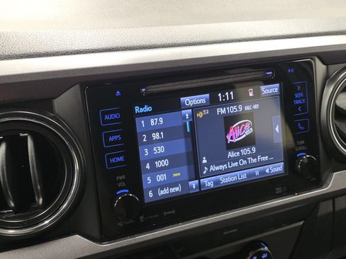 Used 2018 Toyota Tacoma TRD Sport w/ Technology Package AWD/4WD image 33