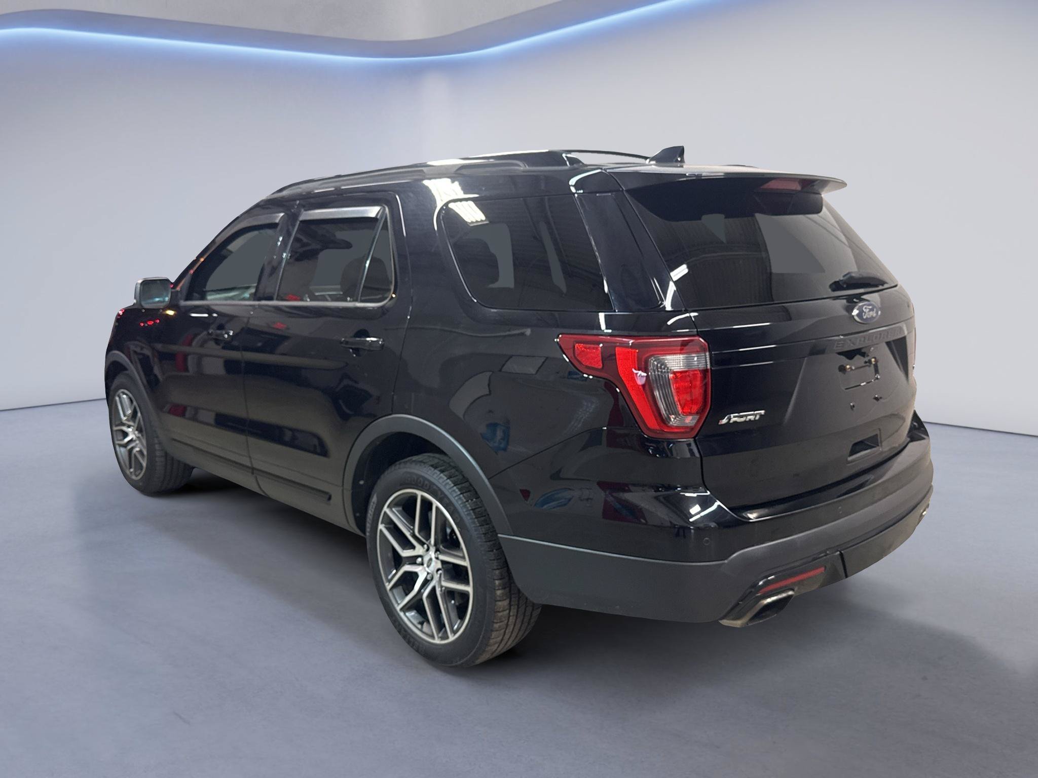 Used 2016 Ford Explorer Sport w/ Equipment Group 401A AWD/4WD image 5