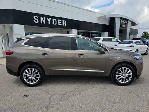 Used 2020 Buick Enclave Essence w/ Sound and Sites Package FWD image 39