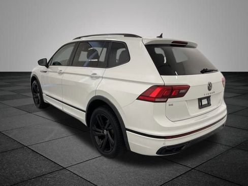 Used 2023 Volkswagen Tiguan SE R-Line image 4