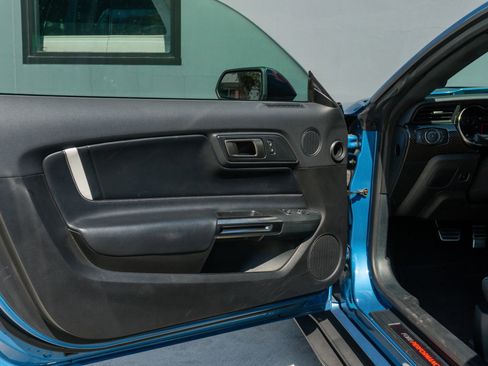 Used 2021 Ford Mustang Shelby GT500 w/ Technology Package image 71